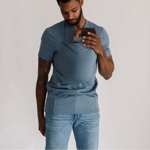 LALABU Blue V-Neck Baby Wearing Carrier Shirt Size Large Men’s